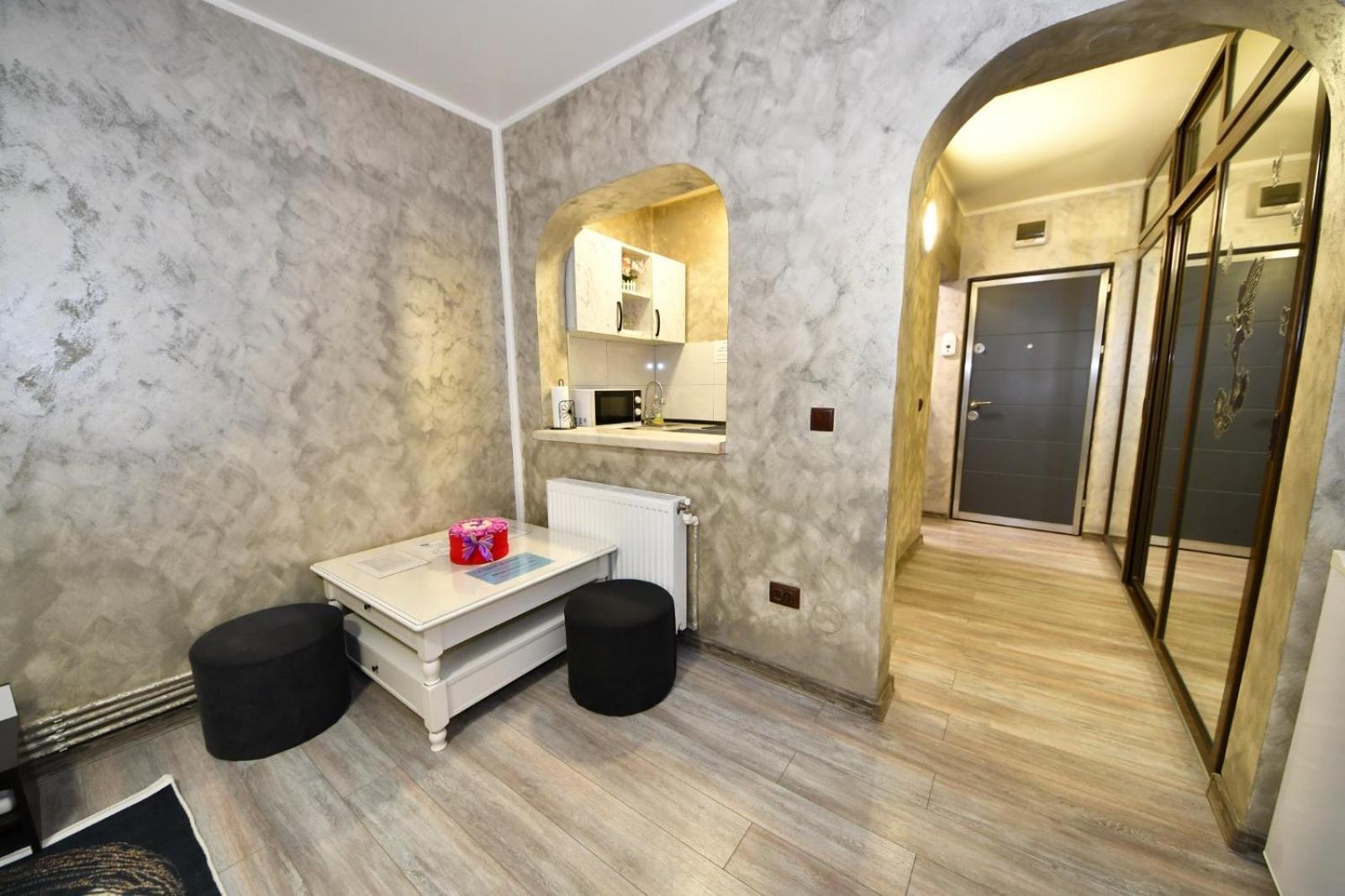 Cornelius Apartment *